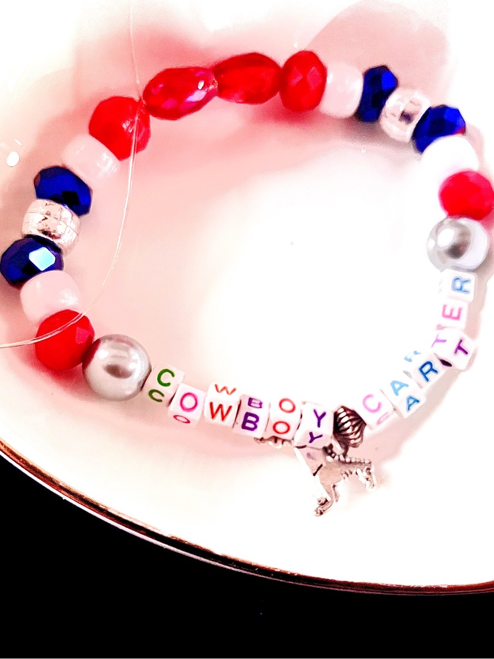 BUY1GET1FREE Beyoncé Cowboy Carter Bee Hive friendship bracelet
